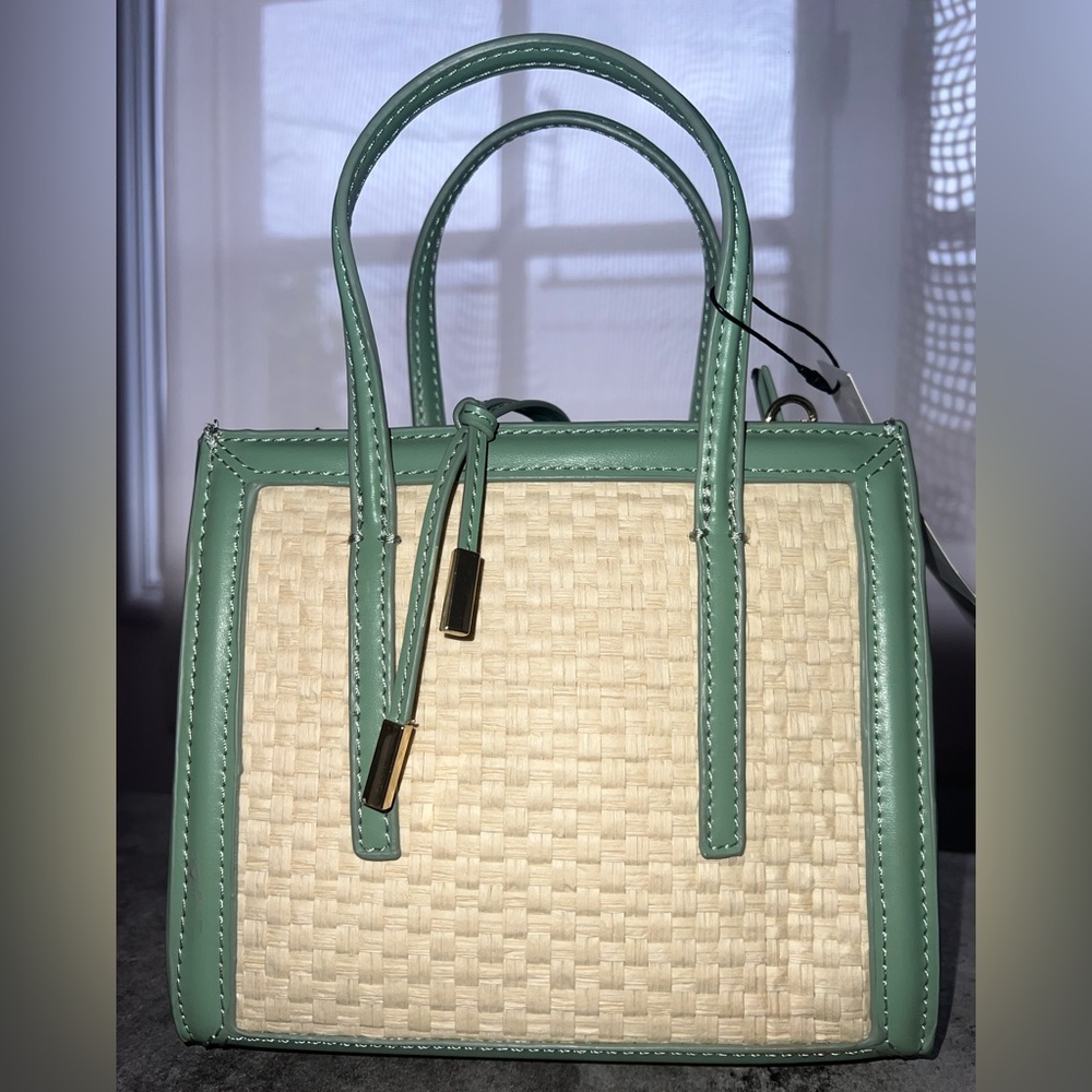 BRAND NEW*ZARA* HAND BAG/ ADJUSTABLE HOOKS TO HANG BAG 🤍